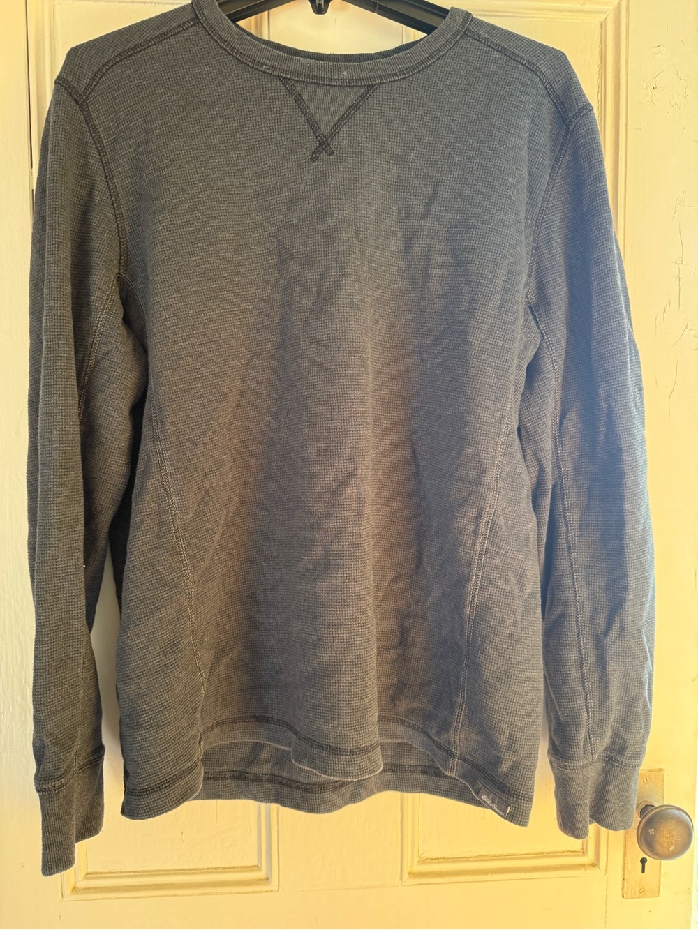Eddie Bauer Men's Charcoal Gray Waffle Crewneck Sweater - Picture 1 of 6